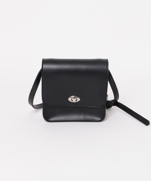 SENSE OF PLACE by URBAN RESEARCH（センスオブプレイスバイアーバンリサーチ）の「フェイクレザーフラップショルダーバッグ（ショルダーバッグ・メンズ・ブラック系その他/ブラック・ONE）」の2枚目の写真