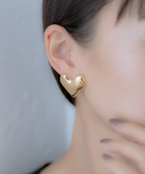 ear PAPILLONNER(イアパピヨネ)の「ビッグハートピアス(ピアス(両耳用)・レディース・ゴールド/シルバー・FREE)」の12枚目の写真