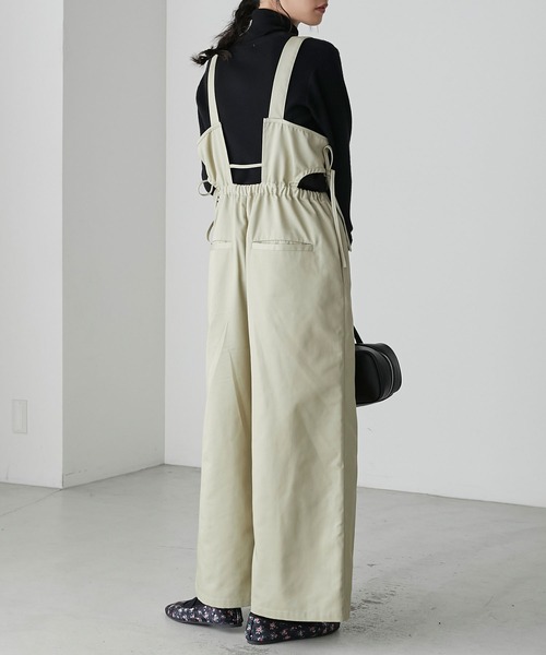 forksy.（フォルクシー）の「【forksy.】ウエストカットアウトシャーリングサロペット（サロペット/オーバーオール・レディース・グレイッシュベージュ/チャコール・FREE）」の19枚目の写真