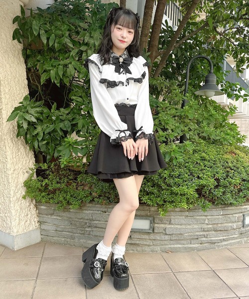 ROJITA（ロジータ）の「フレアボリュームケープライクブラウス（シャツ/ブラウス・レディース・パープル/ブラック/ホワイト・FREE）」の21枚目の写真