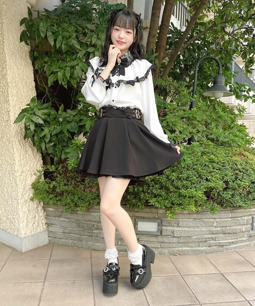 ROJITA（ロジータ）の「フレアボリュームケープライクブラウス（シャツ/ブラウス・レディース・パープル/ブラック/ホワイト・FREE）」の22枚目の写真