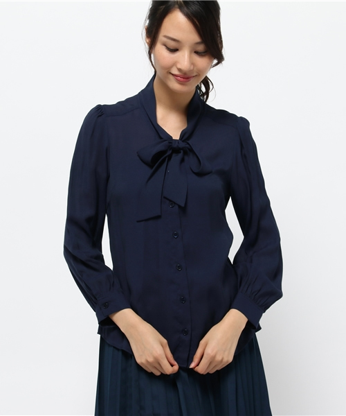 NATURAL BEAUTY BASIC（ナチュラルビューティーベーシック）の「ビエラボウタイブラウス（シャツ/ブラウス・レディース・ネイビー/ホワイト系その他/オフホワイト・LARGE/SMALL/MEDIUM）」の3枚目の写真