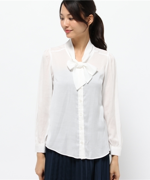NATURAL BEAUTY BASIC（ナチュラルビューティーベーシック）の「ビエラボウタイブラウス（シャツ/ブラウス・レディース・ネイビー/ホワイト系その他/オフホワイト・LARGE/SMALL/MEDIUM）」の4枚目の写真