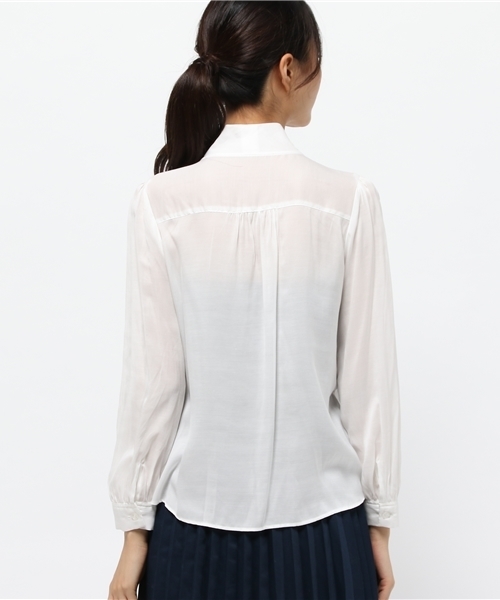 NATURAL BEAUTY BASIC（ナチュラルビューティーベーシック）の「ビエラボウタイブラウス（シャツ/ブラウス・レディース・ネイビー/ホワイト系その他/オフホワイト・LARGE/SMALL/MEDIUM）」の6枚目の写真