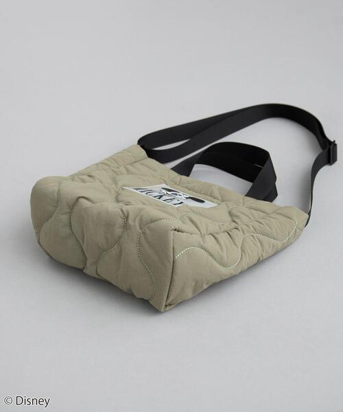 Disney（ディズニー）の「coen限定／ディズニーデザイン　キルティング2WAYトートバッグ（トートバッグ・レディース・オフホワイト/ブラック/オリーブ・FREE）」の7枚目の写真