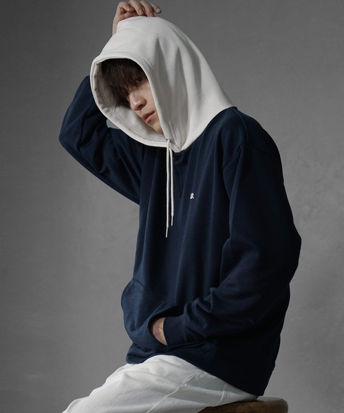 MinoriTY(マイノリティ)の「【MinoriTY select】”RED CAP GIRL” ガールプリントパーカー オーバーサイズ プルオーバー ルーズフィット ビッグシルエット メンズ 秋服(パーカー・メンズ・グレー/アッシュグレー/ネイビー/アイボリー・L/M)」の4枚目の写真