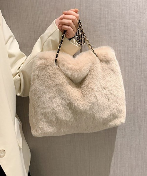 Miniministore(ミニミニストア)の「ファーバッグ 大容量 チェーンバッグ韓国(トートバッグ・レディース・グレー/アイボリー/ピンク/ベージュ/ブラック/フューシャピンク・FREE)」の4枚目の写真