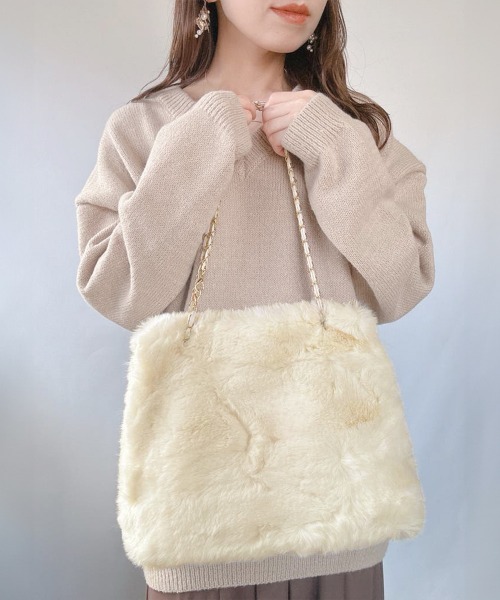 Miniministore(ミニミニストア)の「ファーバッグ 大容量 チェーンバッグ韓国(トートバッグ・レディース・グレー/アイボリー/ピンク/ベージュ/ブラック/フューシャピンク・FREE)」の8枚目の写真