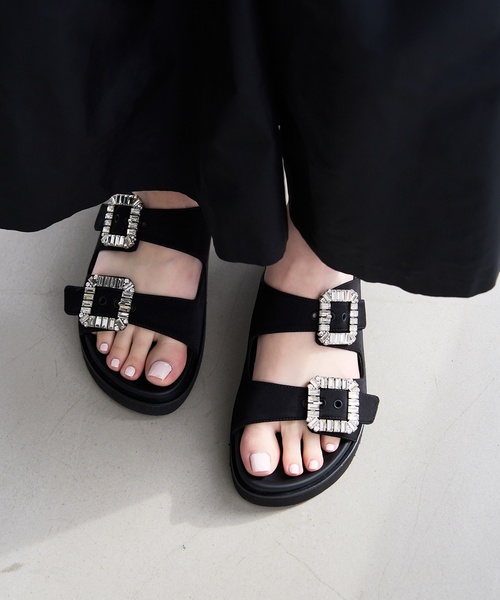 LE TALON(ルタロン)の「ビジューバックルWベルトサンダル(サンダル・レディース・ブラック×ブラック・SMALL/MEDIUM/LARGE/X-LARGE)」の5枚目の写真