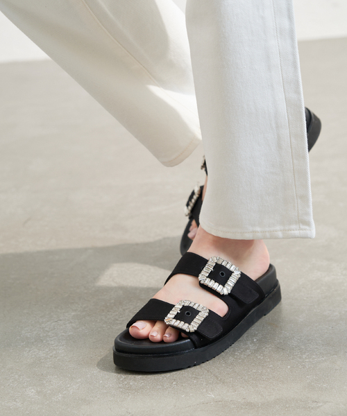 LE TALON(ルタロン)の「ビジューバックルWベルトサンダル(サンダル・レディース・ブラック×ブラック・SMALL/MEDIUM/LARGE/X-LARGE)」の4枚目の写真