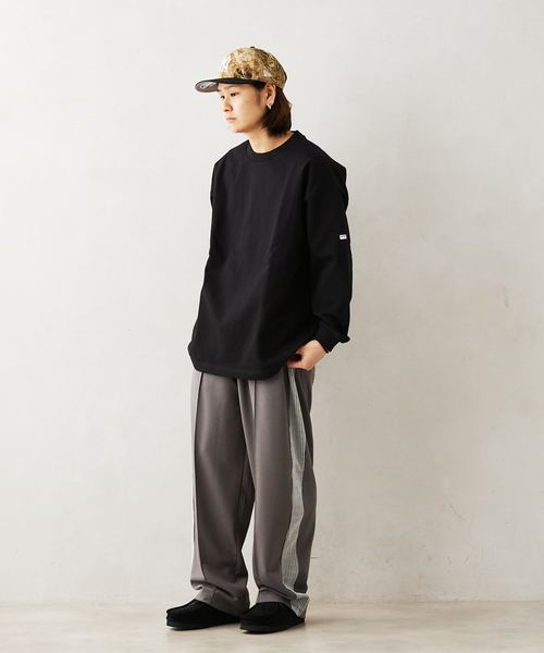JOURNAL STANDARD relume（ジャーナルスタンダード　レリューム）の「【HARDIN KNITWEAR/ハーディンニットウェア】ヘビーウェイト 長袖Tシャツ（Tシャツ/カットソー・メンズ・ブラック/グリーン/アイボリー・LARGE/MEDIUM）」の4枚目の写真