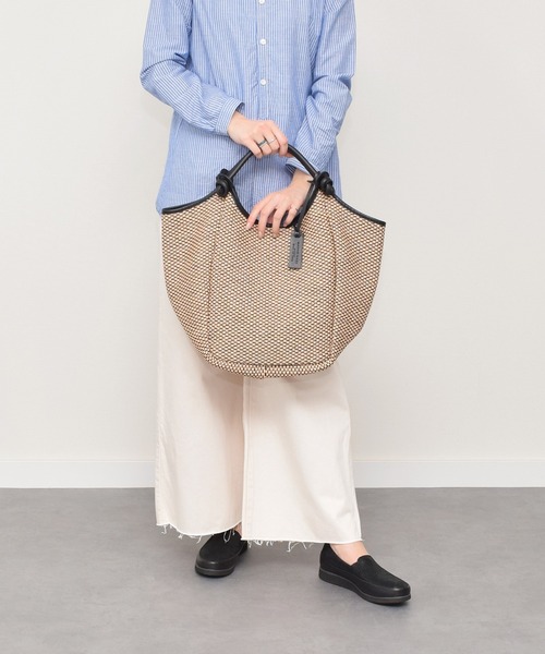Bussola(ブソラ)の「【bussola】撥水スリッポンスニーカー(945804)(スニーカー・レディース・ベージュ系その他/ブラック系その他/ブラック・37/36/35/38/39)」の9枚目の写真