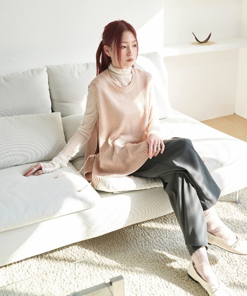 UNE MANSION（ユヌマンション）の「オーバーサイズサイドストリングリボンニットベスト（ベスト・レディース・ブラック/ピンク/イエロー/アイボリー/グリーン・FREE）」の16枚目の写真