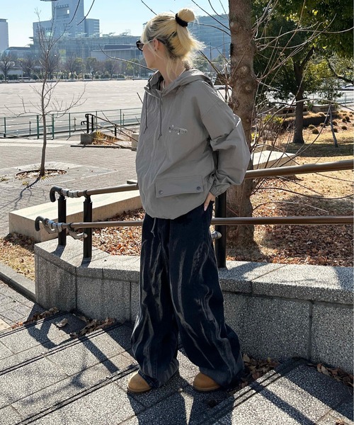 sedacle(セダクル)の「ワンポイントロゴマウンテンパーカー(ナイロンジャケット・メンズ・ブラック/グレー・SMALL/MEDIUM/LARGE)」の16枚目の写真