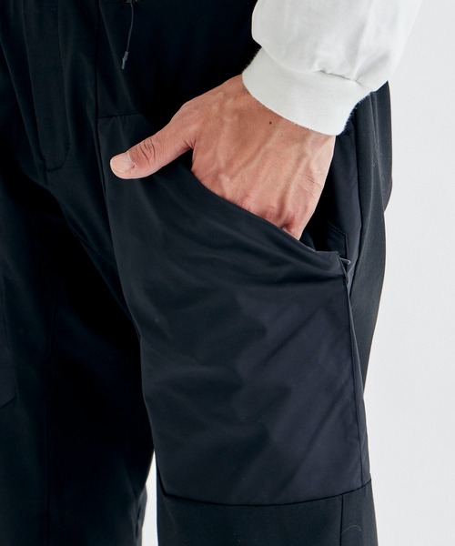 WHITE MOUNTAINEERING（ホワイトマウンテニアリング）の