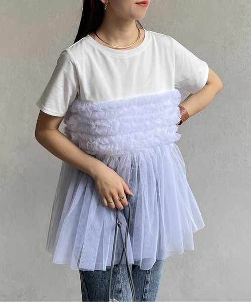 Thevon(ゼボン)の「フリルチュールドッキング半袖プルオーバー(Tシャツ/カットソー・レディース・ベージュ/ブラック/ライトグレー/オフホワイト・FREE)」の7枚目の写真