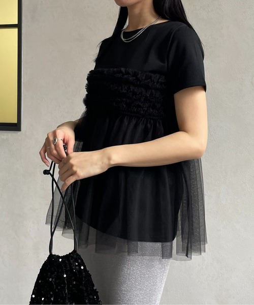 Thevon(ゼボン)の「フリルチュールドッキング半袖プルオーバー(Tシャツ/カットソー・レディース・ベージュ/ブラック/ライトグレー/オフホワイト・FREE)」の12枚目の写真