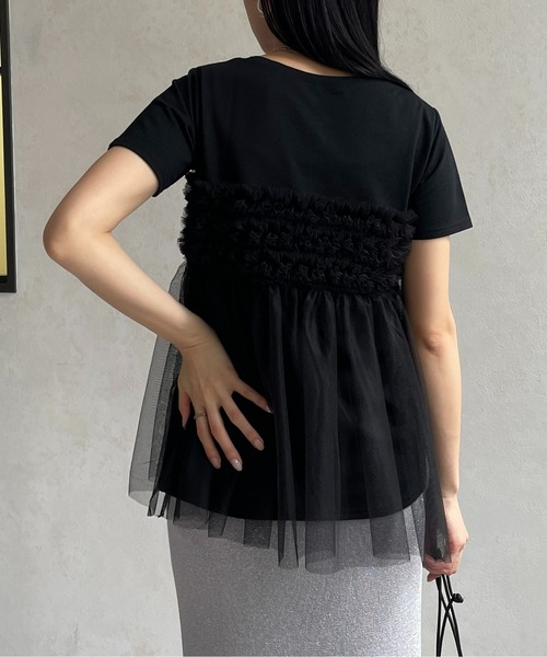Thevon(ゼボン)の「フリルチュールドッキング半袖プルオーバー(Tシャツ/カットソー・レディース・ベージュ/ブラック/ライトグレー/オフホワイト・FREE)」の13枚目の写真
