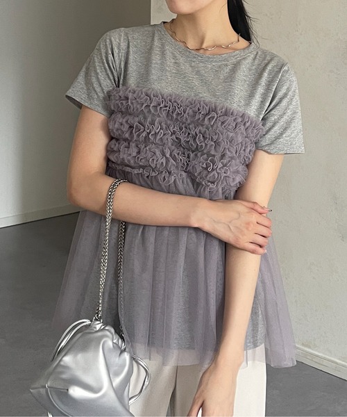 Thevon(ゼボン)の「フリルチュールドッキング半袖プルオーバー(Tシャツ/カットソー・レディース・ベージュ/ブラック/ライトグレー/オフホワイト・FREE)」の18枚目の写真