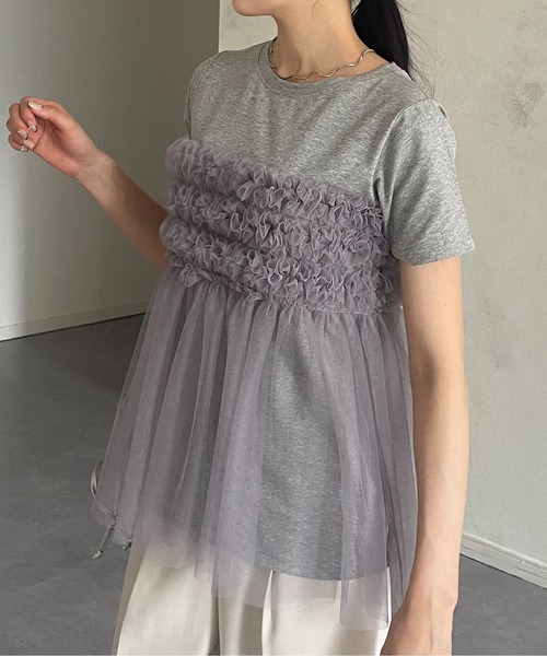 Thevon(ゼボン)の「フリルチュールドッキング半袖プルオーバー(Tシャツ/カットソー・レディース・ベージュ/ブラック/ライトグレー/オフホワイト・FREE)」の19枚目の写真