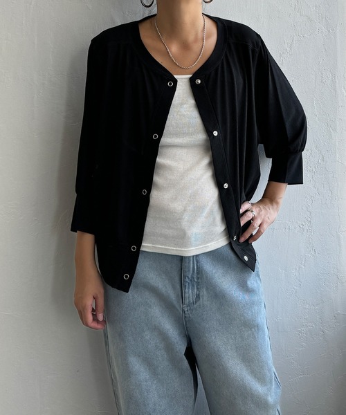 LBC(エルビーシー)の「シアースナップカーディガン(カーディガン/ボレロ・レディース・ブラック/ベージュ/グレー・M)」の2枚目の写真
