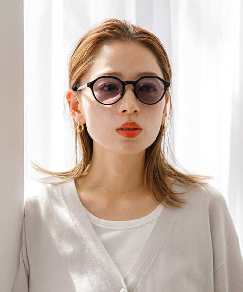 URBAN RESEARCH Sonny Label(アーバンリサーチサニーレーベル)の「調光レンズサングラス(サングラス・レディース・ブラック/ブラウン・ONE)」の2枚目の写真