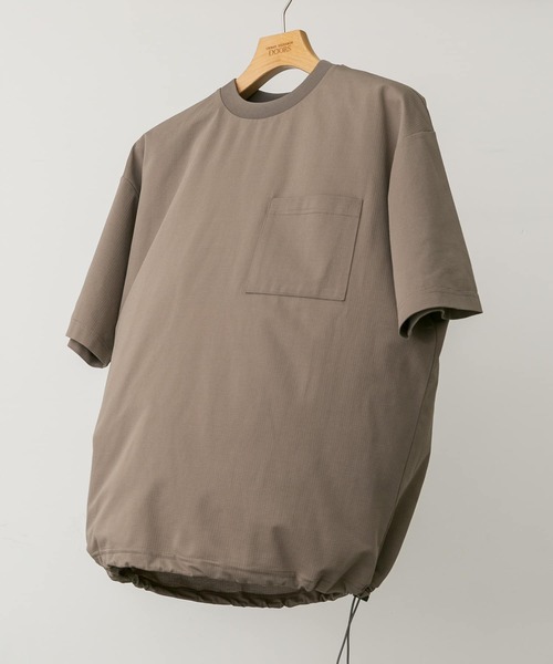 URBAN RESEARCH DOORS(アーバンリサーチドアーズ)の「『吸水速乾/イージーケア/接触冷感』クイックドライ ワッフルメッシュ Tシャツ(Tシャツ/カットソー・メンズ・ライトグレー/モカ/ブラック・MEDIUM/LARGE)」の11枚目の写真