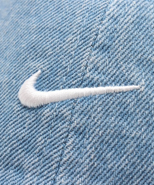NIKE(ナイキ)の「NIKE U NK CLUB CAP U CB DENIM 24 L / ナイキ CB デニム 24 L クラブ キャップ U 【SP】(キャップ・メンズ・ブルー・S/M/M/L/L/XL)」の2枚目の写真