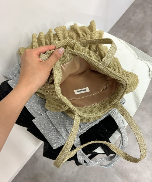 Olu.(オルドット)の「【Casselini】キラキラプリーツフリルトート(ショルダーバッグ・レディース・ゴールド/ブラック/シルバー・FREE)」の8枚目の写真