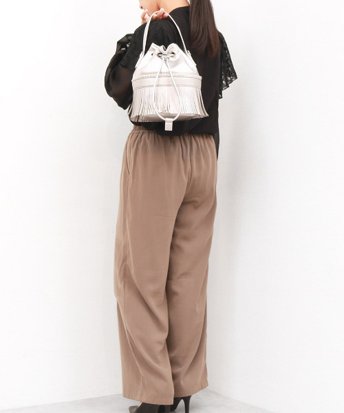 cache cache（カシュ カシュ）の「カシュカシュ cachecache / ボールチェーンポイントタッセルドロストショルダー（ショルダーバッグ・レディース・ブラック/シルバー/ベージュ系その他・FREE）」の21枚目の写真