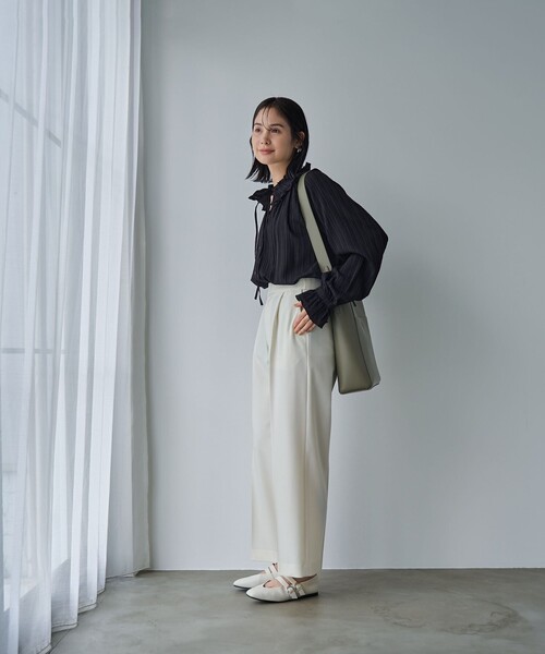 RONEL(ロネル)の「【VERY12月号掲載】フリルネックブラウス(シャツ/ブラウス・レディース・ブラック/ホワイト・S/M)」の8枚目の写真