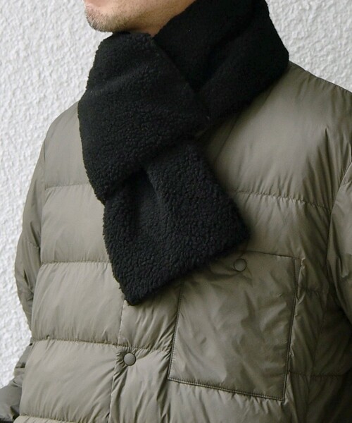 TAION（タイオン）の「【SHIPS any別注】TAION: 〈手洗い可能〉リバーシブル ボア ダウン マフラー◇（マフラー・メンズ・ダークグレー/ブラウン/ブラック/ダークオリーブ・ONE SIZE）」の4枚目の写真