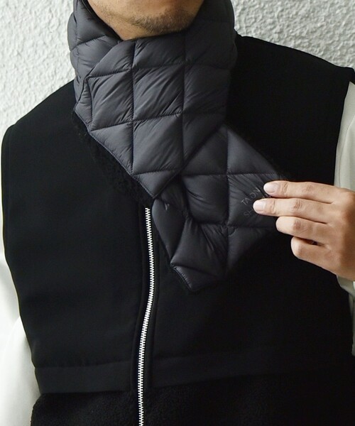 TAION（タイオン）の「【SHIPS any別注】TAION: 〈手洗い可能〉リバーシブル ボア ダウン マフラー◇（マフラー・メンズ・ダークグレー/ブラウン/ブラック/ダークオリーブ・ONE SIZE）」の3枚目の写真