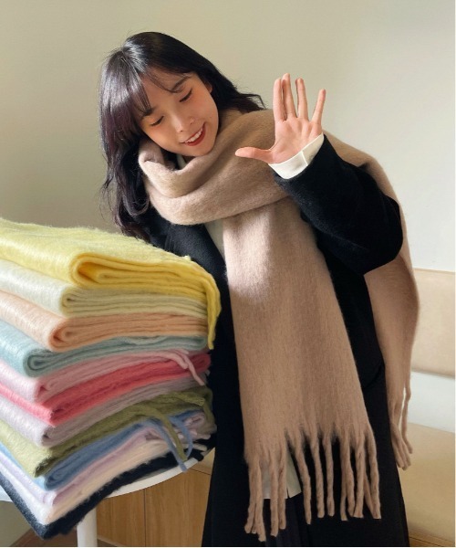 Per sist ence（パーシエンス）の「ボリュームフリンジマフラー（マフラー・レディース・ホワイト/グリーン/ピンク/ベージュ/オフホワイト/グレー/ブルー/ブラック/ライトピンク/ライトブルー・FREE）」の6枚目の写真