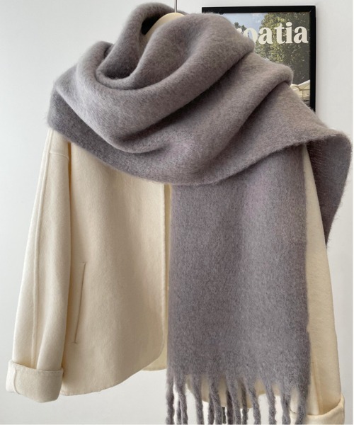 Per sist ence（パーシエンス）の「ボリュームフリンジマフラー（マフラー・レディース・ホワイト/グリーン/ピンク/ベージュ/オフホワイト/グレー/ブルー/ブラック/ライトピンク/ライトブルー・FREE）」の5枚目の写真