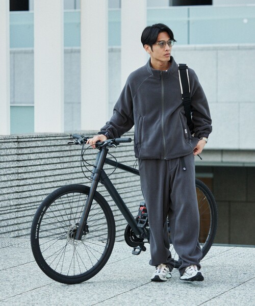 FREAK'S STORE(フリークスストア)の「限定展開 AiRide Warm/エアライド ウォーム リラックスフィット ジップアップ フリースブルゾン(ブルゾン・メンズ・チャコールグレー/ブラック/オリーブ/ネイビー・SMALL/LARGE/MEDIUM)」の17枚目の写真