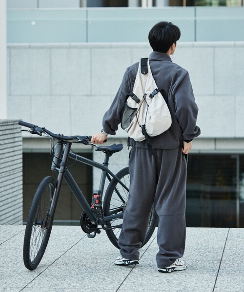 FREAK'S STORE(フリークスストア)の「限定展開 AiRide Warm/エアライド ウォーム リラックスフィット ジップアップ フリースブルゾン(ブルゾン・メンズ・チャコールグレー/ブラック/オリーブ/ネイビー・SMALL/LARGE/MEDIUM)」の18枚目の写真