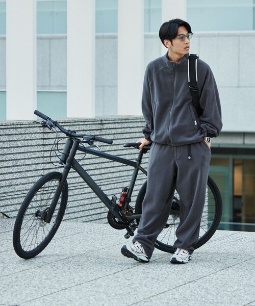 FREAK'S STORE(フリークスストア)の「限定展開 AiRide Warm/エアライド ウォーム リラックスフィット ジップアップ フリースブルゾン(ブルゾン・メンズ・チャコールグレー/ブラック/オリーブ/ネイビー・SMALL/LARGE/MEDIUM)」の19枚目の写真