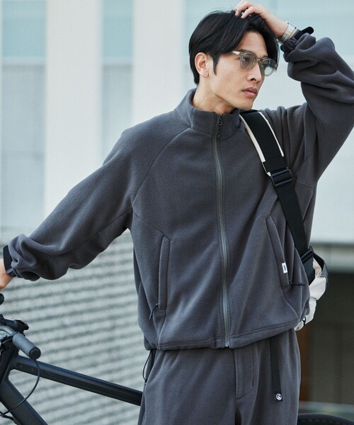 FREAK'S STORE(フリークスストア)の「限定展開 AiRide Warm/エアライド ウォーム リラックスフィット ジップアップ フリースブルゾン(ブルゾン・メンズ・チャコールグレー/ブラック/オリーブ/ネイビー・SMALL/LARGE/MEDIUM)」の21枚目の写真