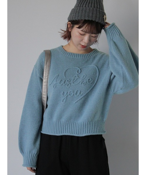 ehka sopo(エヘカソポ)の「ハートロゴニット(ニット/セーター・レディース・キナリ/サックスブルー/レッド・F)」の2枚目の写真