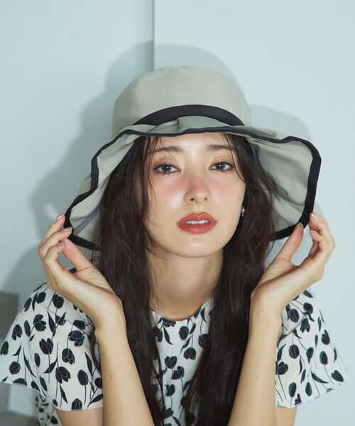 TOCCA(トッカ)の「FRILL RAIN HAT レインハット(ハット・レディース・ベージュ系/ブラック系/ネイビー系・F)」の3枚目の写真