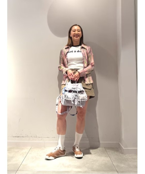 Desigual(デシグアル)の「HERYPOCK フラップポケットカーゴショートパンツ(その他パンツ・レディース・オレンジ/グリーン・XL/L/M/S/XS)」の5枚目の写真