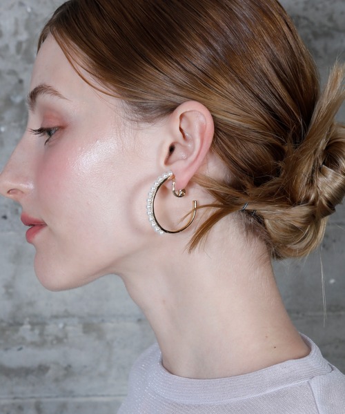 JewCas（ジュアキャス）の「JewCas サークル粒パールStarlit Pearls hoopピアス[JC4838]（ピアス（両耳用）・レディース・ゴールド・FREE）」の4枚目の写真