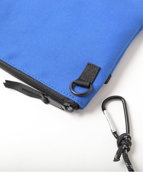 GLAZOS（グラソス）の「【大人向けサイズあり】カラビナ付きサコッシュ（ショルダーバッグ・キッズ・ブラック/ブルー/チャコールグレー/カーキ・フリー）」の6枚目の写真