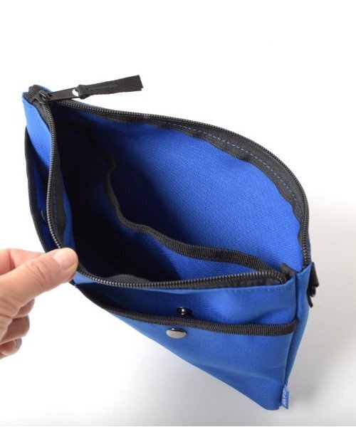 GLAZOS（グラソス）の「【大人向けサイズあり】カラビナ付きサコッシュ（ショルダーバッグ・キッズ・ブラック/ブルー/チャコールグレー/カーキ・フリー）」の7枚目の写真