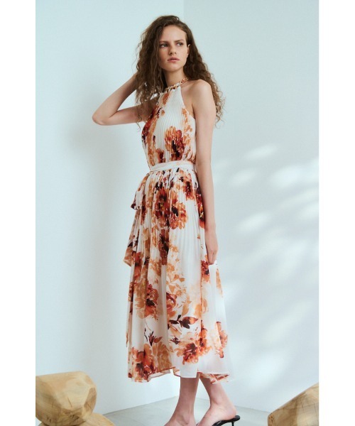 エステラケー　ネックチェーンアコーディオンプリーツドレス Agnes Pleated Long Dress ネックチェーンアコーディオン