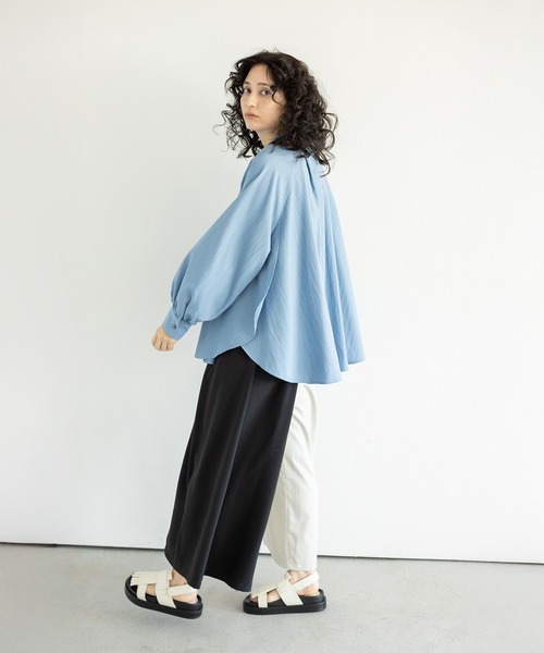 OSMOSIS（オズモーシス）の「ギャザースリーブブラウス（シャツ/ブラウス・レディース・ピンク/ホワイト/サックスブルー/ネイビー・ONE SIZE）」の6枚目の写真