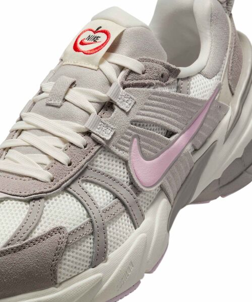 セール】ナイキ V2K ラン ウィメンズシューズ / Nike V2K Run