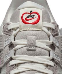 NIKE(ナイキ)の「ナイキ V2K ラン ウィメンズシューズ / Nike V2K NIKE(ナイキ)の「ナイキ V2K ラン ウィメンズシューズ / Nike V2K