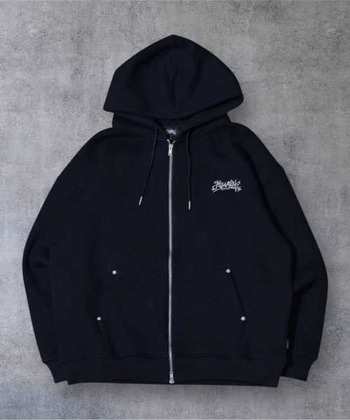 ATMARK(アットマーク)の「《2サイズ展開 / UNISEX 》ATMARKグラフィティロゴ リベット フルジップパーカー(パーカー・メンズ・ホワイト/ブラック・MEDIUM/LARGE)」の8枚目の写真